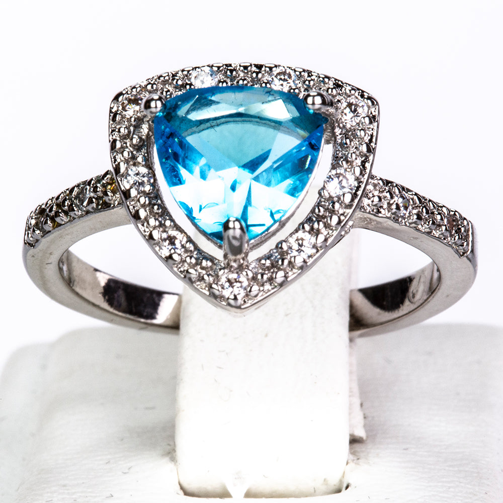 Schmuckgarnitur aus aus goldplattierter Legierung mit blauem Emporia®-Kristall