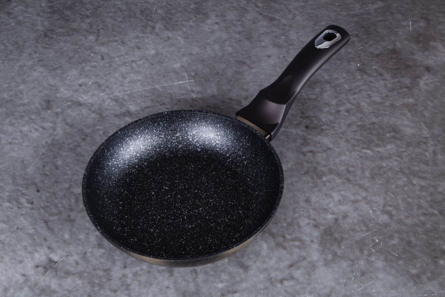 Berlinger Haus Metallic Line Shiny Black Edition Bratpfanne 20 cm, gratis Schutzhülle