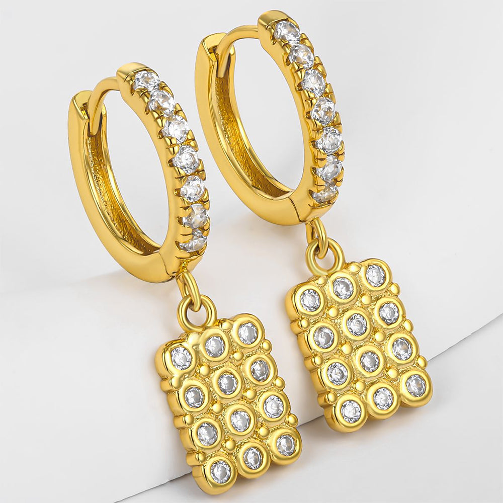 Ohrringe aus goldplattierter Legierung mit weißem Emporia® Kristall