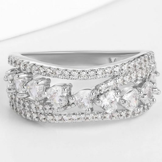 Ring aus goldplattierterr Legierung mit weißem Emporia® Kristall