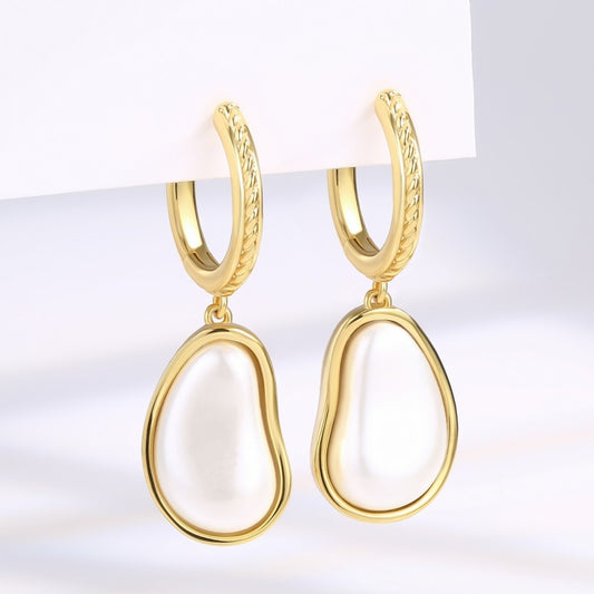 Ohrringe aus goldplattierter Legierung mit weißem Emporia® Kristall