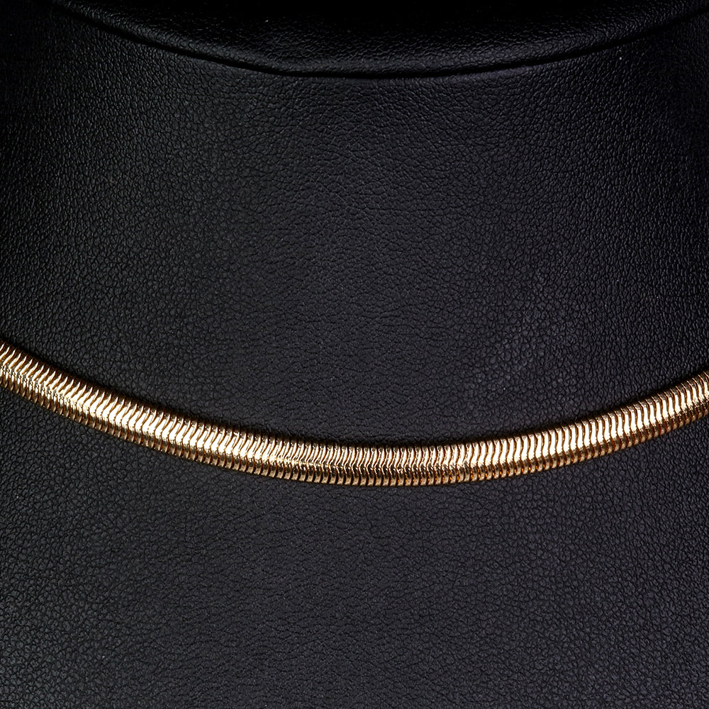 Schmuckgarnitur aus aus goldplattierter Legierung mit Glasperle
