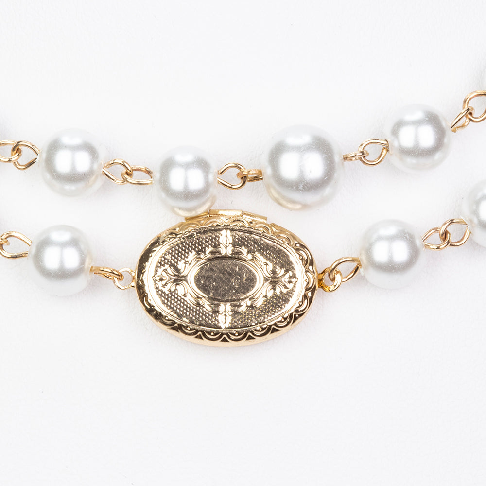 Halskette aus goldplattierter Legierung mit Glasperle