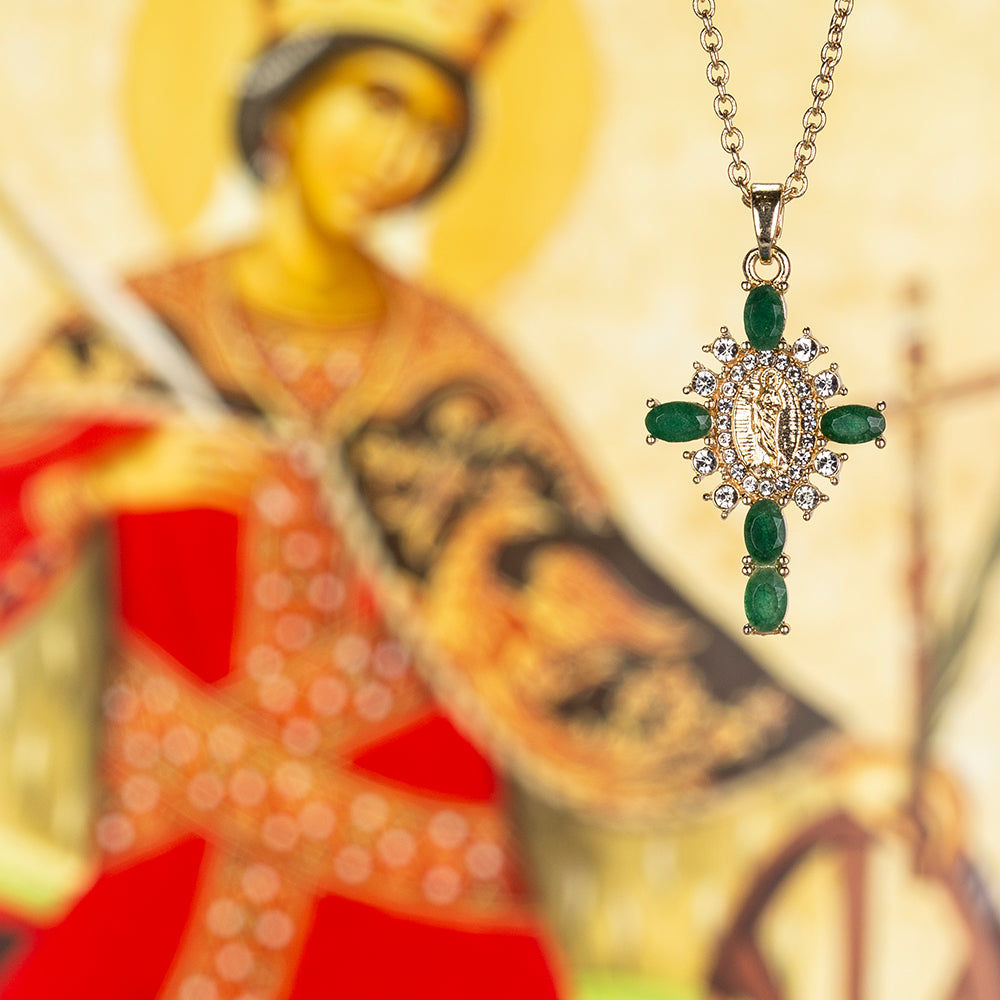 Halskette aus goldplattierter Legierung mit Smaragd und weißem Emporia® Kristall