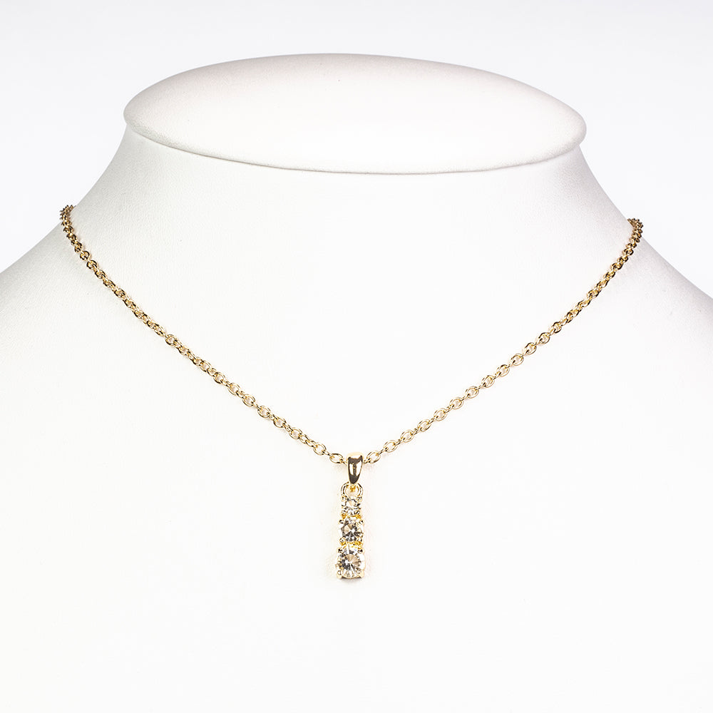 Uhr aus goldplattierter Legierung mit Smaragd und weißem Emporia® Kristall