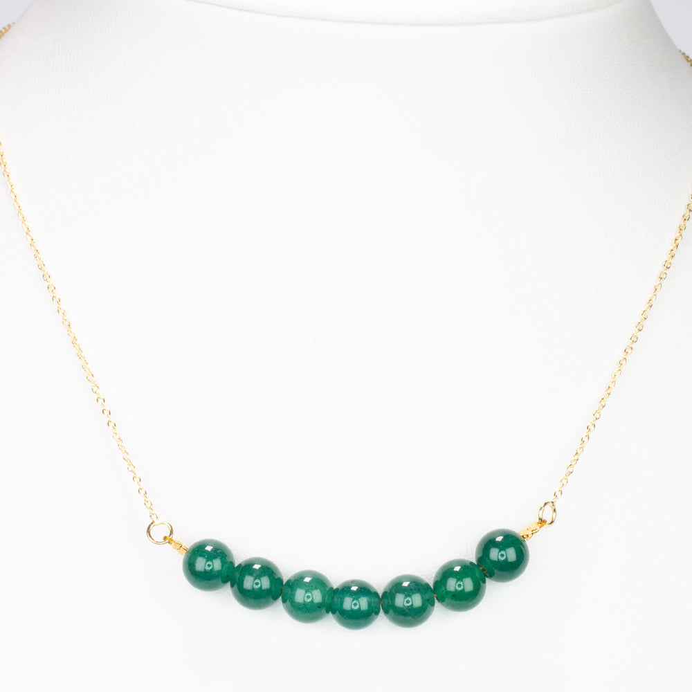 Goldplattierte Silberhalskette mit grünem Jade