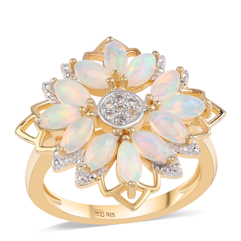 Goldplattierter Silberring mit äthiopischem Opal aus Lega Dembi und weißem Topas