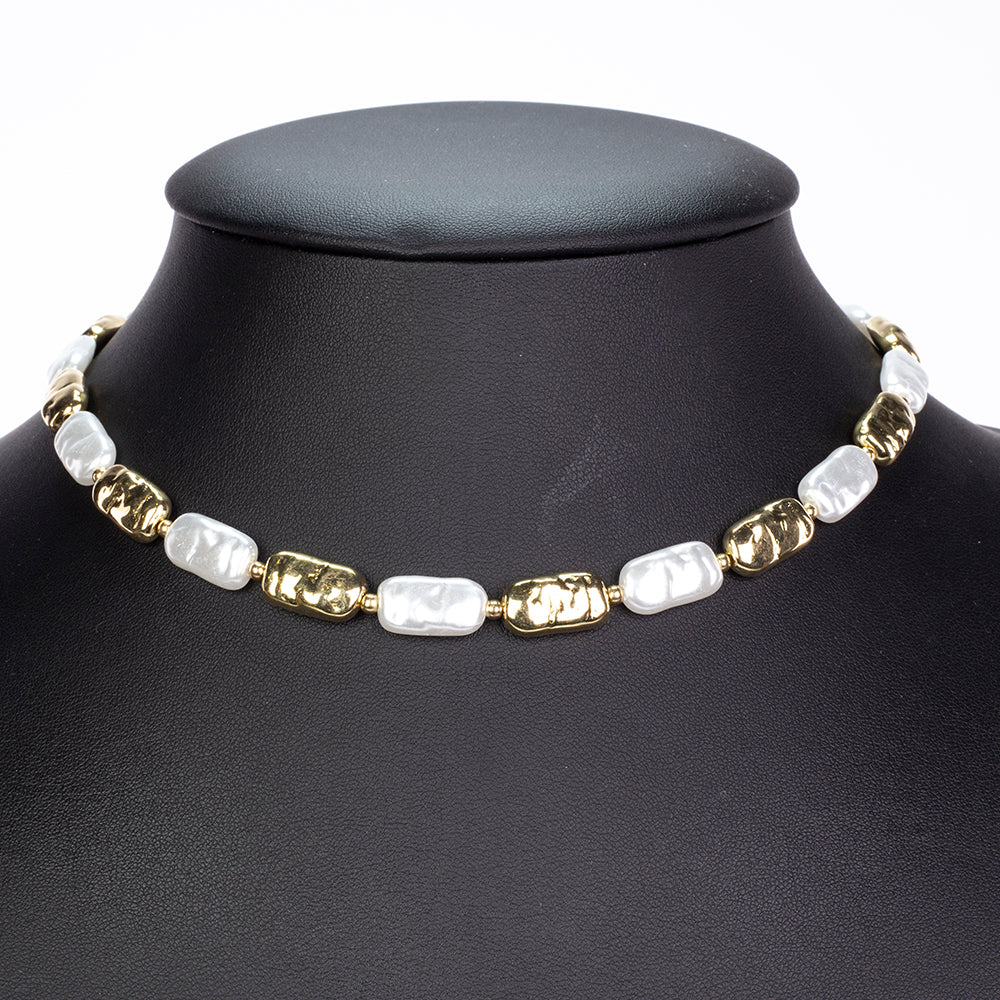 Schmuckgarnitur aus aus goldplattierter Legierung