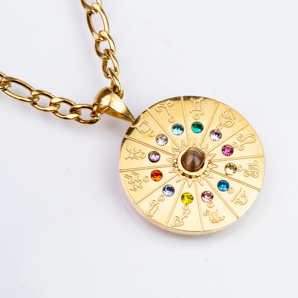 Halskette aus goldplattierter Legierung mit Tigerauge