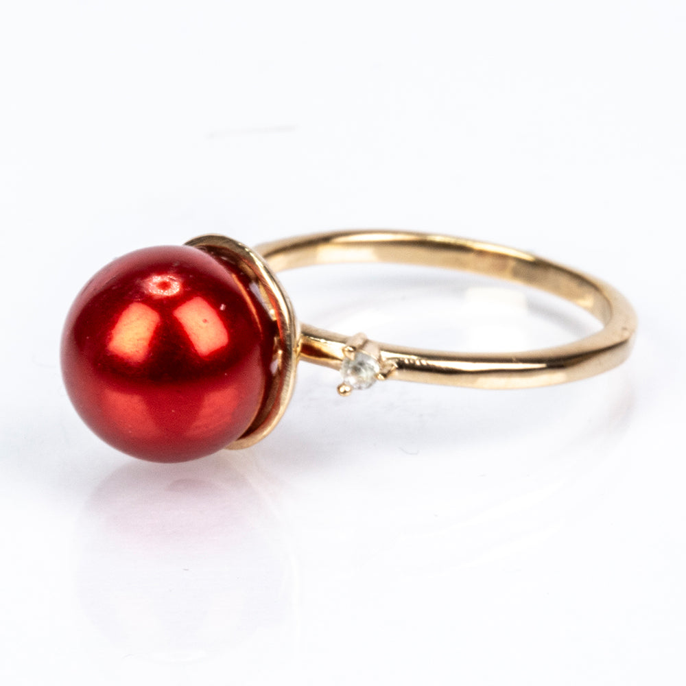 Goldplattierter Silberring mit roter Süßwasserperle und weißem Topas