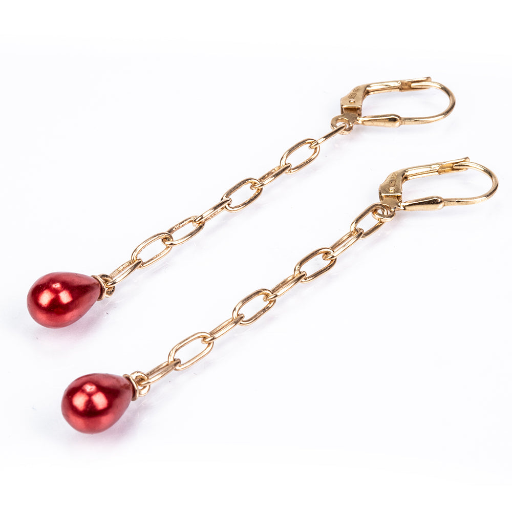 Goldplattierte Silberohrringe mit roter Süßwasserperle