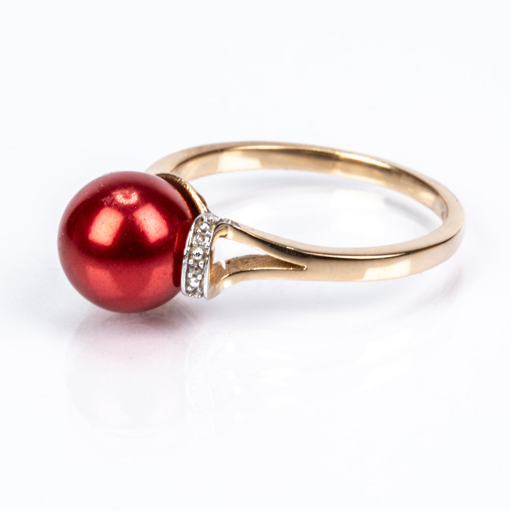 Goldplattierter Silberring mit roter Süßwasserperle und weißem Topas
