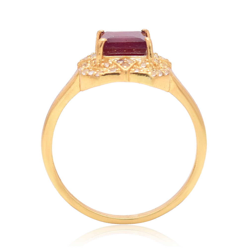 Goldplattierter Silberring mit Rubin aus Madagaskar und weißem Topas