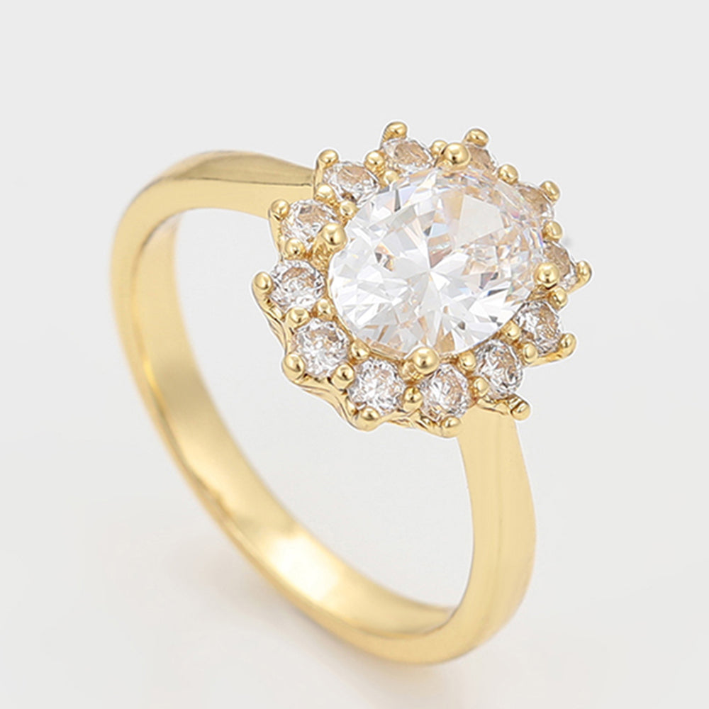 Ring aus goldplattierterr Legierung mit weißem Emporia® Kristall