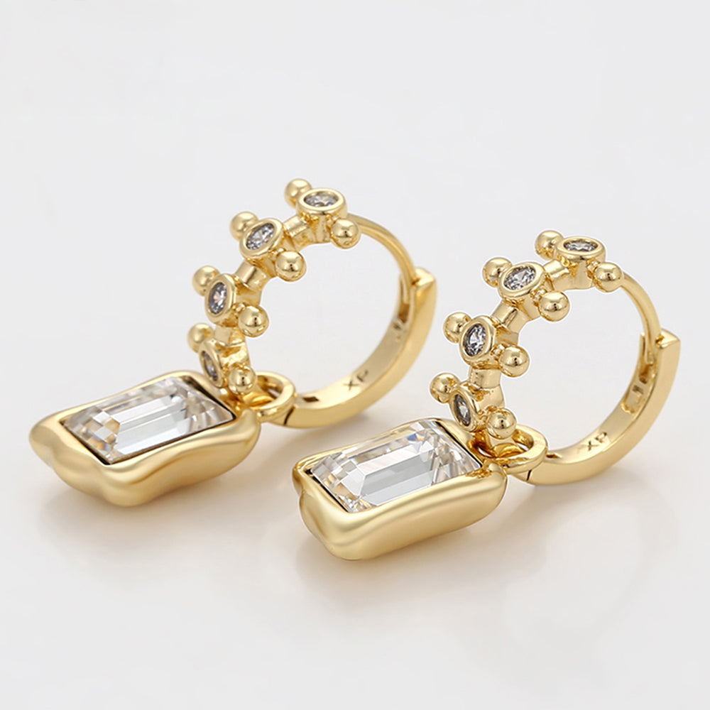 Ohrringe aus goldplattierter Legierung mit weißem Emporia® Kristall