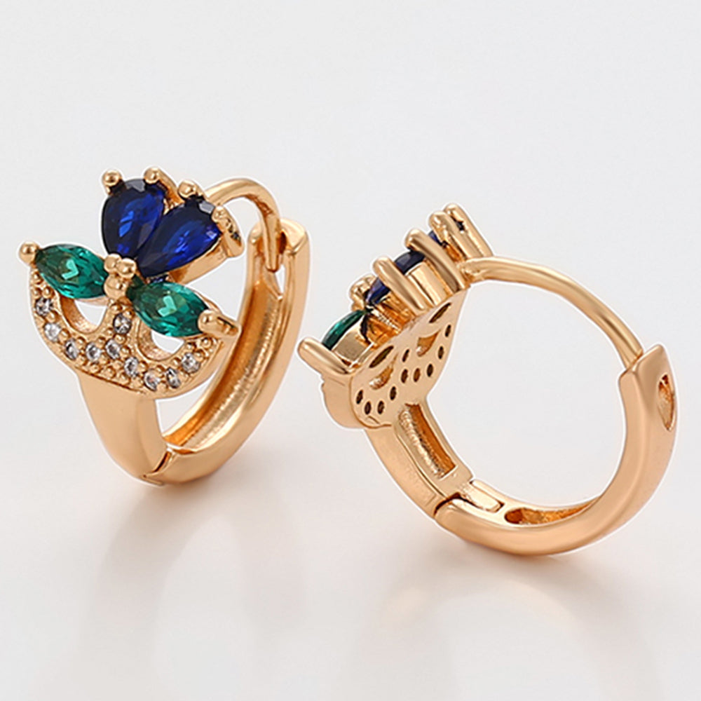 Ohrringe aus goldplattierter Legierung mit grünem Emporia® Kristall und blauem Emporia®-Kristall