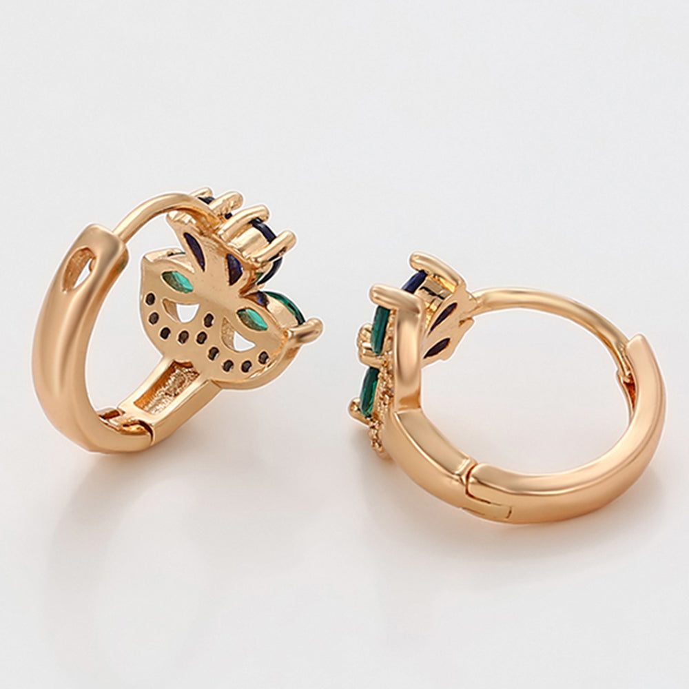 Ohrringe aus goldplattierter Legierung mit grünem Emporia® Kristall und blauem Emporia®-Kristall