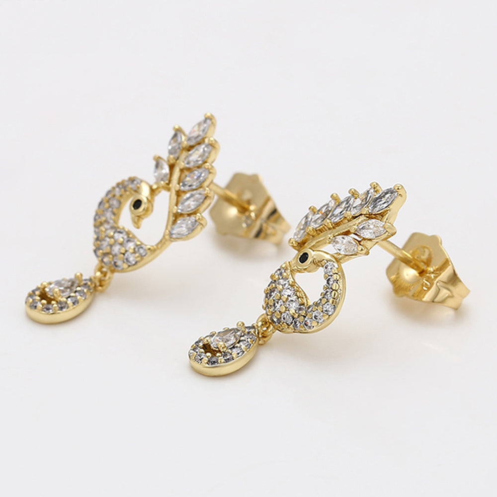Ohrringe aus goldplattierter Legierung mit weißem Emporia® Kristall