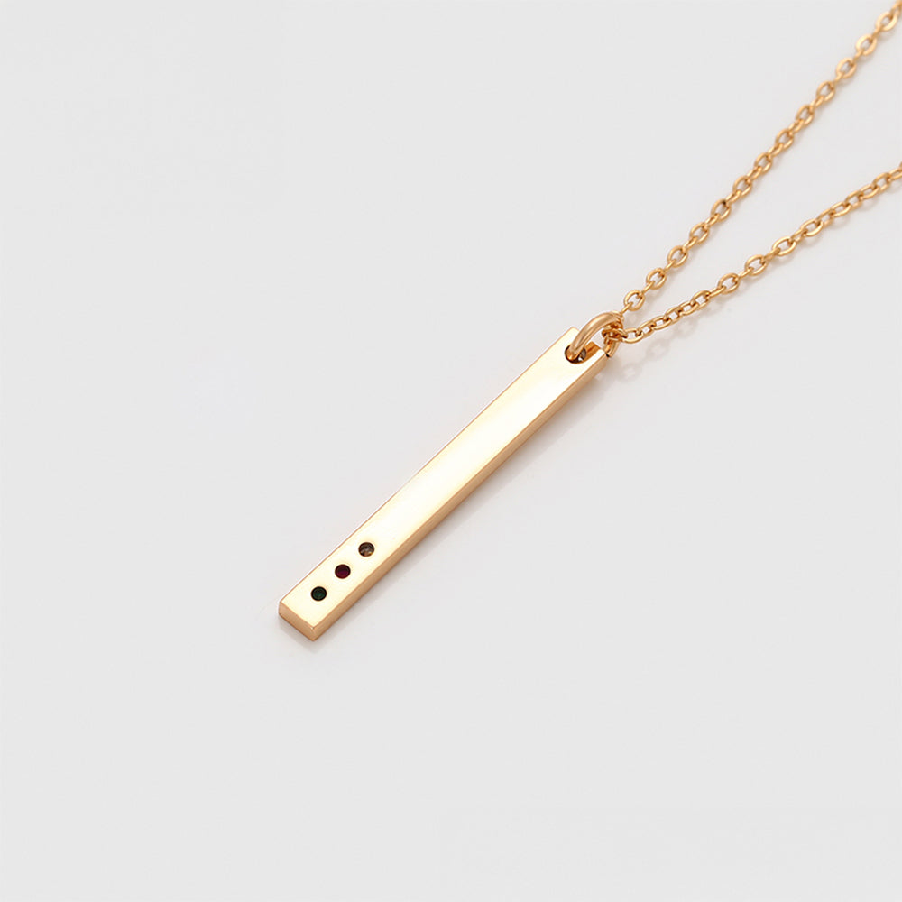 Halskette aus goldplattierter Legierung mit rotem Emporia®-Kristall und grünem Emporia® Kristall