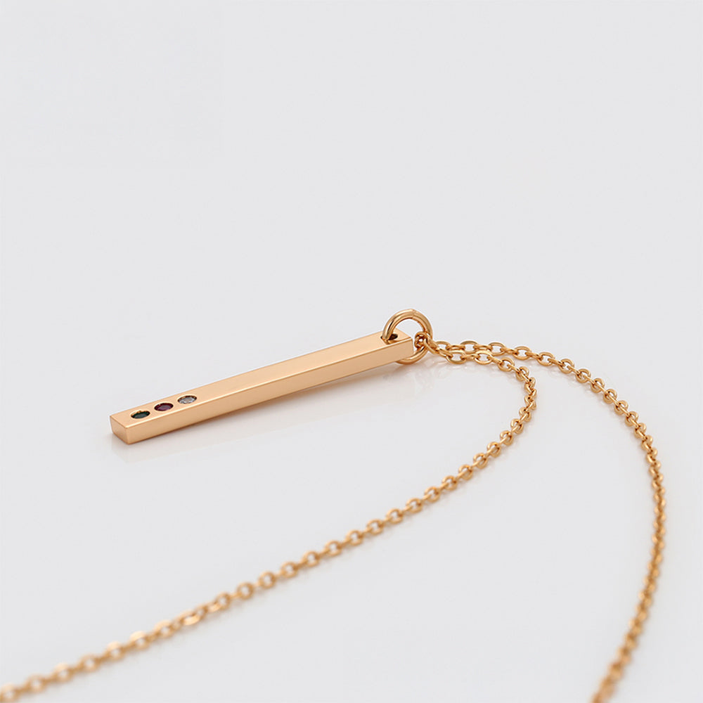 Halskette aus goldplattierter Legierung mit rotem Emporia®-Kristall und grünem Emporia® Kristall