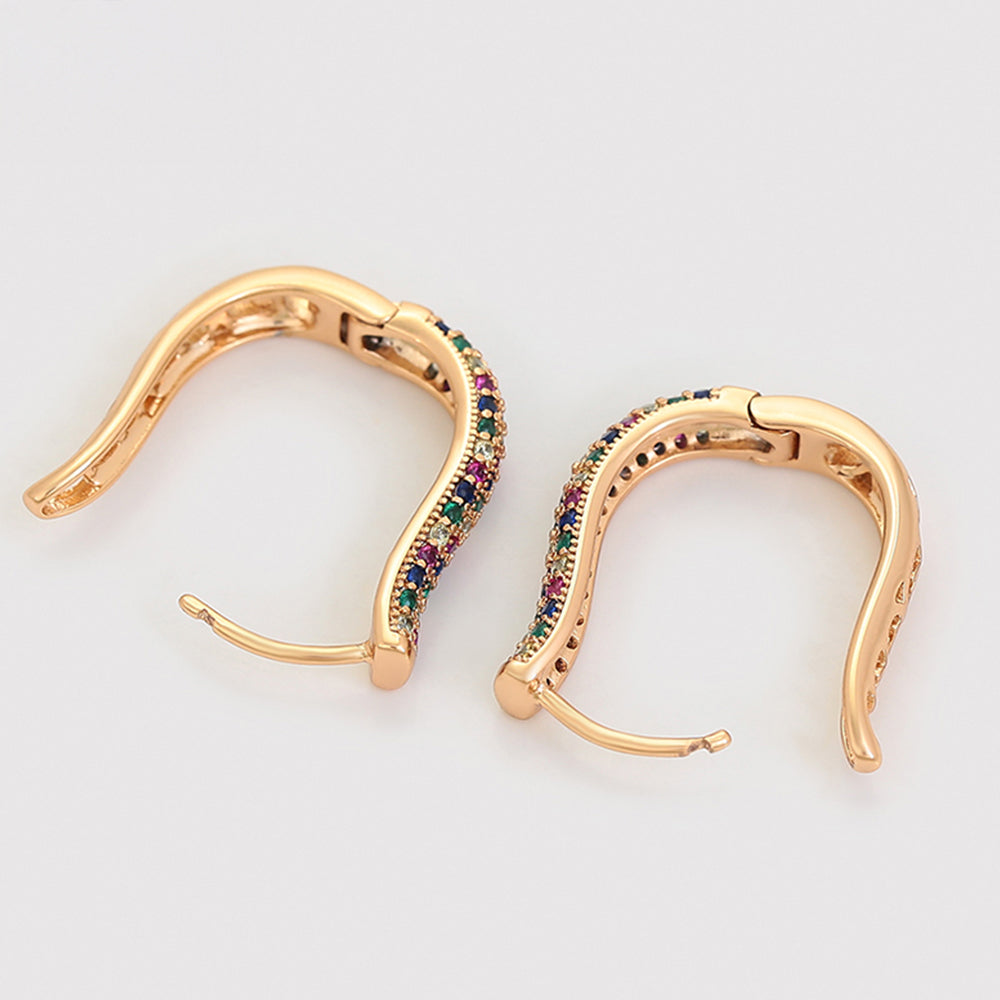 Ohrringe aus goldplattierter Legierung mit rotem Emporia®-Kristall und blauem Emporia®-Kristall