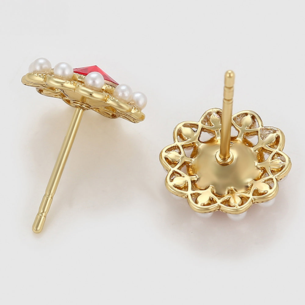 Ohrringe aus goldplattierter Legierung mit Glasperle und rotem Emporia®-Kristall