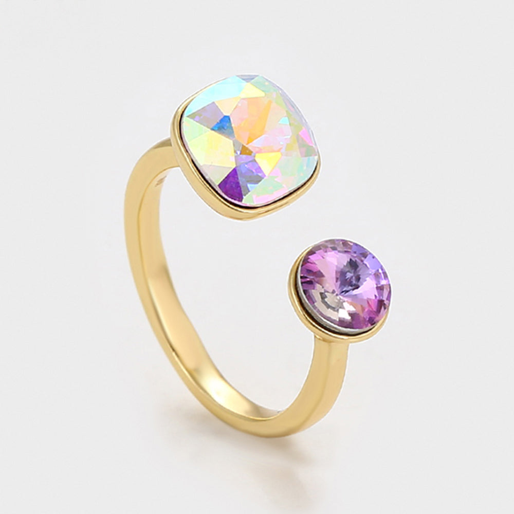 Ring aus goldplattierterr Legierung mit purpurfarbenem Emporia® Kristall und weißem Emporia® Kristall