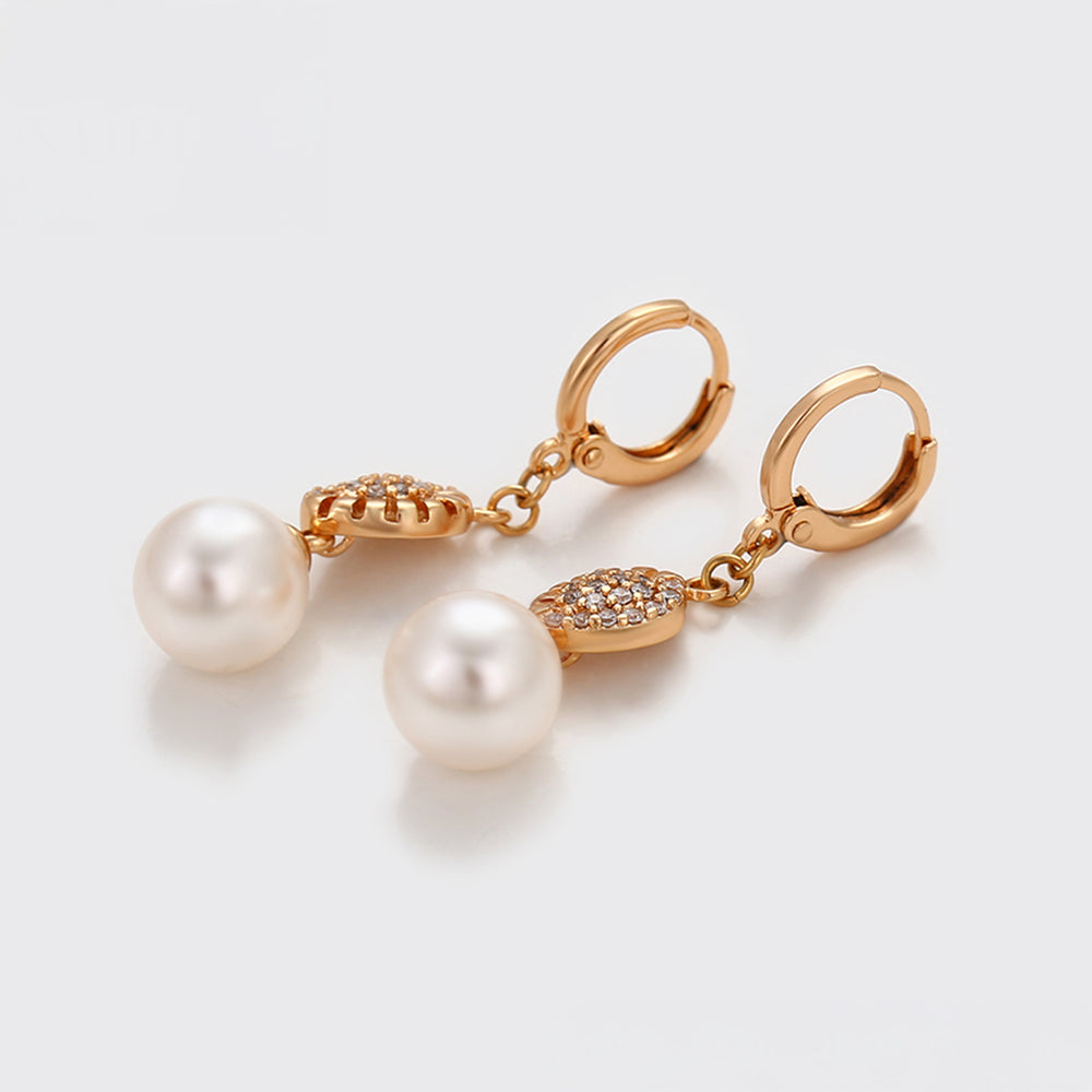 Ohrringe aus goldplattierter Legierung mit Glasperle und weißem Emporia® Kristall