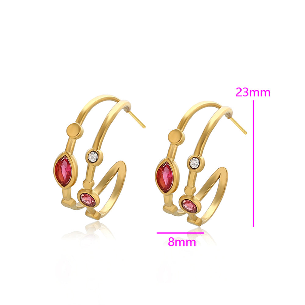 Ohrringe aus goldplattierter Legierung mit rotem Emporia®-Kristall und weißem Emporia® Kristall 2
