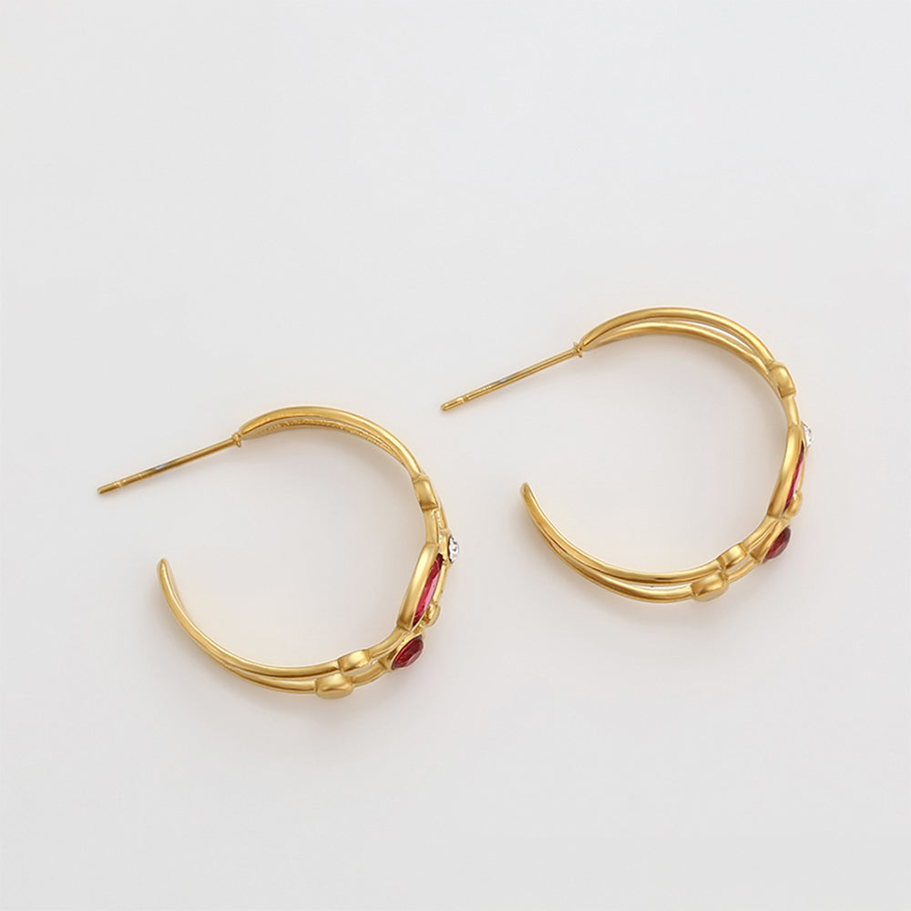 Ohrringe aus goldplattierter Legierung mit rotem Emporia®-Kristall und weißem Emporia® Kristall 4