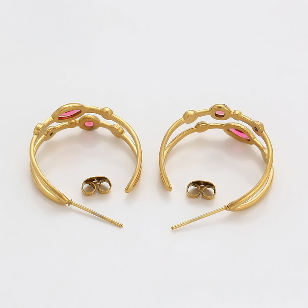 Ohrringe aus goldplattierter Legierung mit rotem Emporia®-Kristall und weißem Emporia® Kristall 7