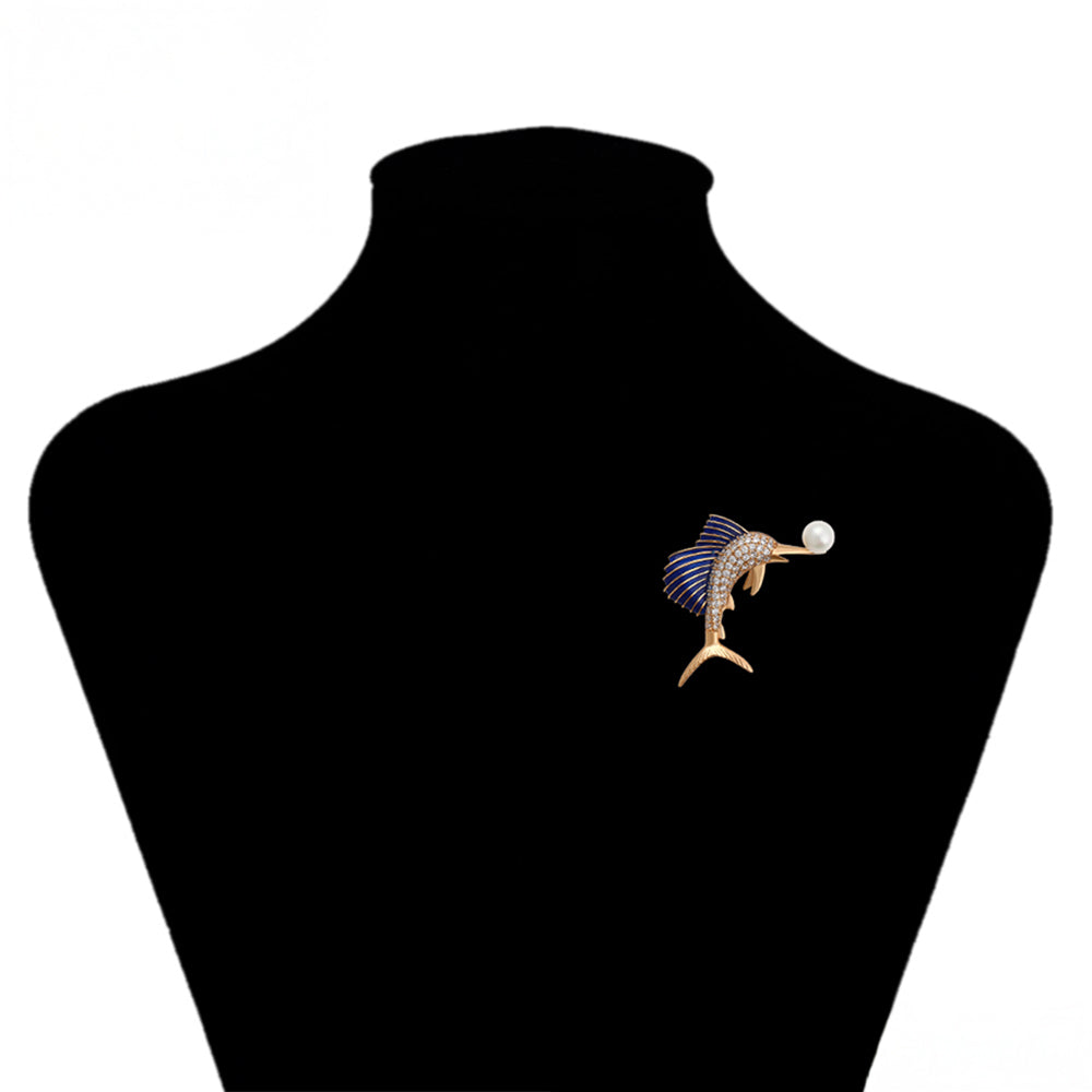 Brosche aus goldplattierter Legierung mit weißem Emporia® Kristall und Glasperle