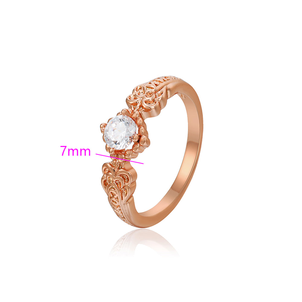 Ring aus goldplattierterr Legierung mit weißem Emporia® Kristall