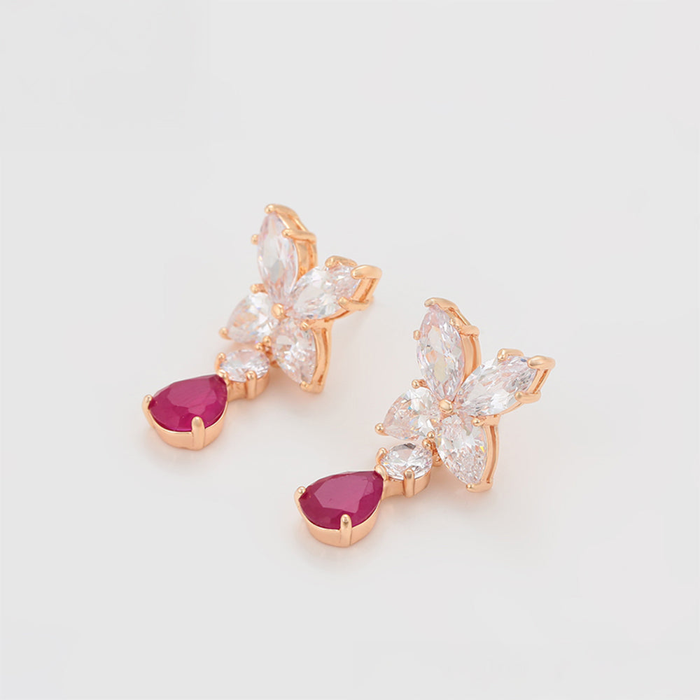 Schmuckgarnitur aus aus goldplattierter Legierung mit rosafarbenem Emporia® Kristall und weißem Emporia® Kristall