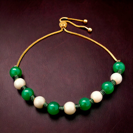 Goldplattiertes Silberarmband mit grünem Chalcedon und weißem Chalcedon