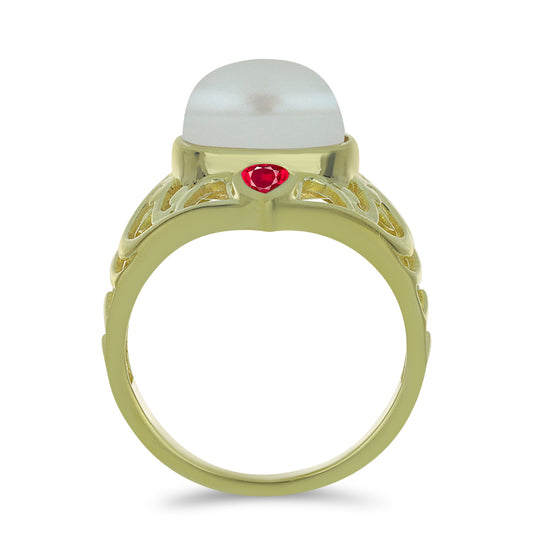 Goldplattierter Silberring mit weißer Süßwasserperle und Rubin aus Madagaskar