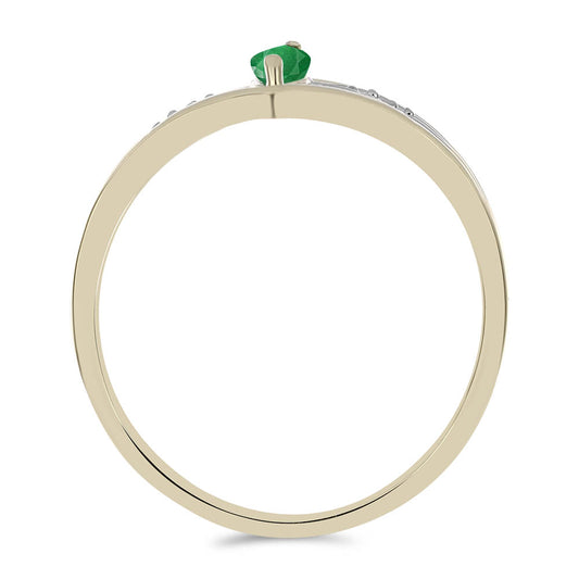 Goldplattierter Silberring mit sambischem Smaragd und weißem Topas