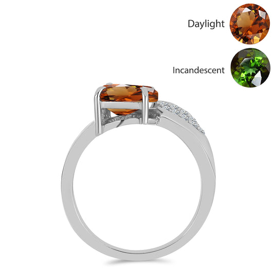 Silberring mit zertifiziertem laborgezüchteten Zultanit aus Anatolien und weißem Topas