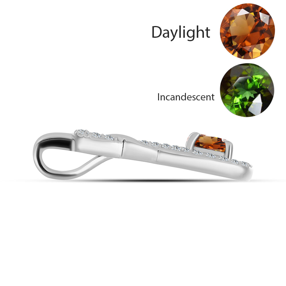 Silberanhänger mit zertifiziertem laborgezüchteten Zultanit aus Anatolien und weißem Topas