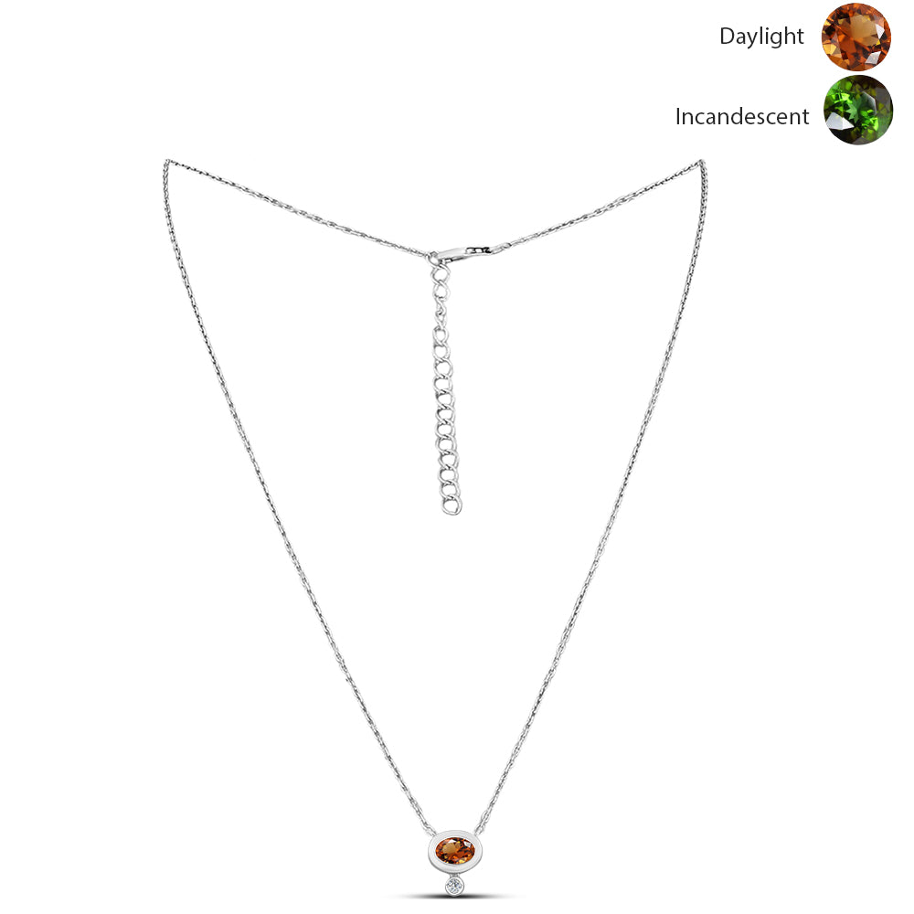 Silberhalskette mit zertifiziertem laborgezüchteten Zultanit aus Anatolien und weißem Topas