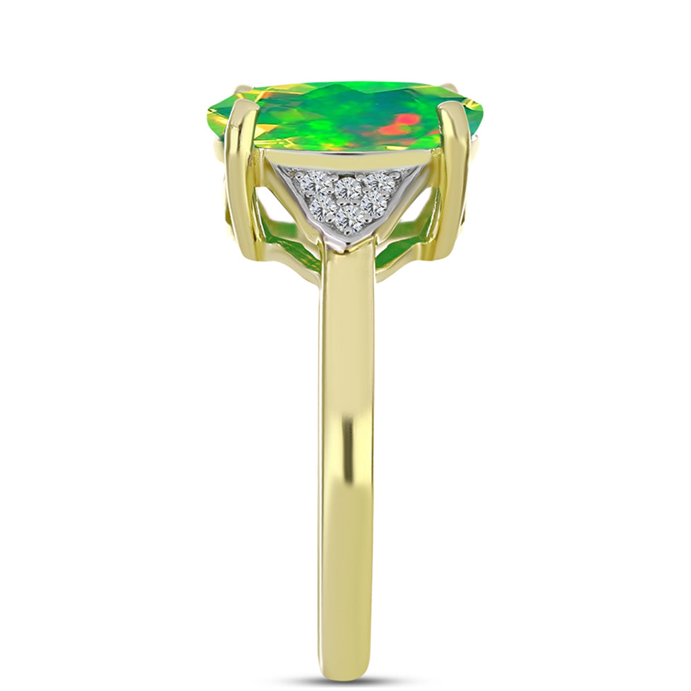 Goldplattierter Silberring mit grünem äthiopischem Opal aus Lega Dembi und weißem Topas