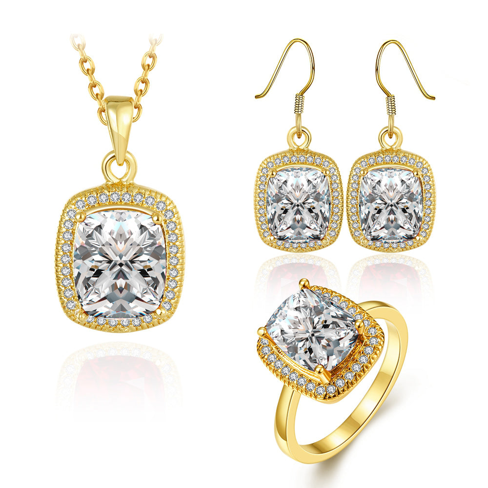 Schmuckgarnitur aus aus goldplattierter Legierung mit weißem Emporia® Kristall