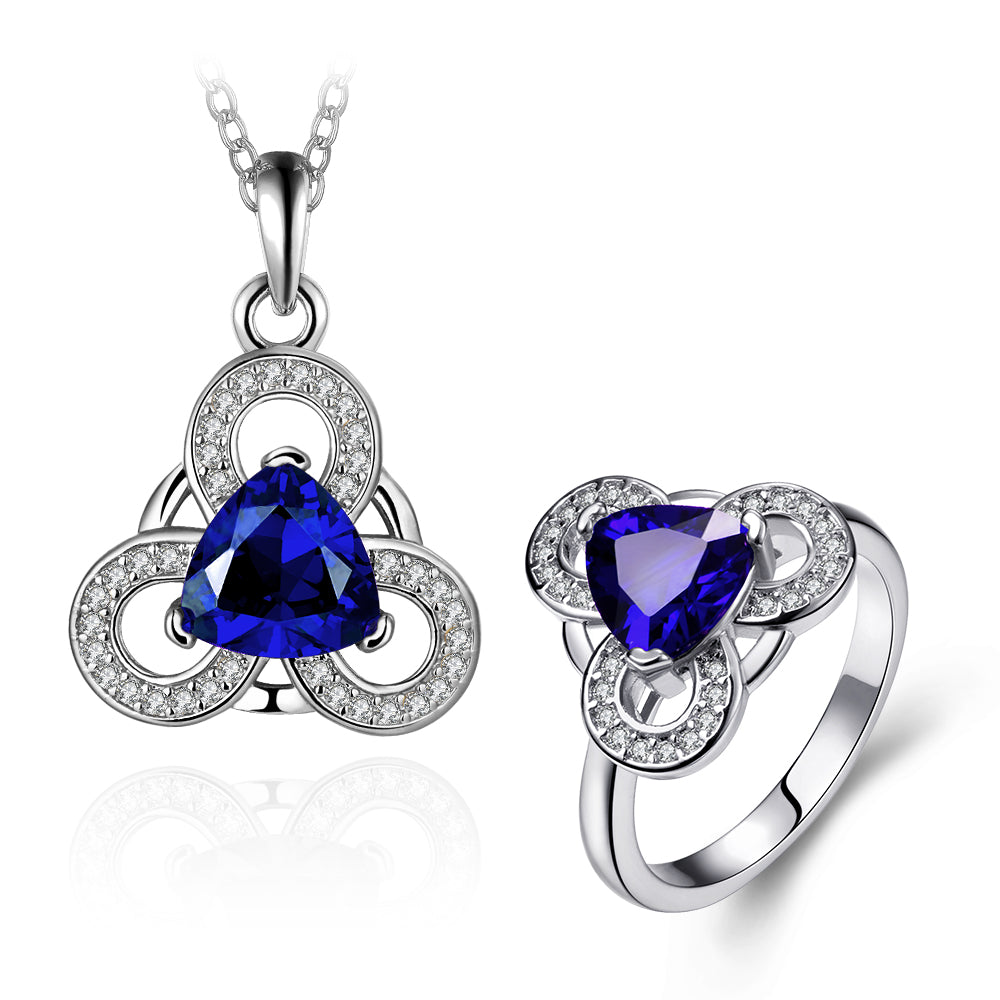 Schmuckgarnitur aus aus goldplattierter Legierung mit blauem Emporia®-Kristall