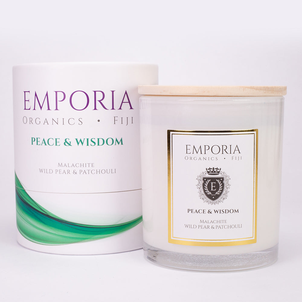 Emporia Organics Duftkerze im Glas: Fidschi - PEACE & WISDOM, mit Malachit, Duft: Wildbirne und Patchouli, 100% Sojawachs, 230 g