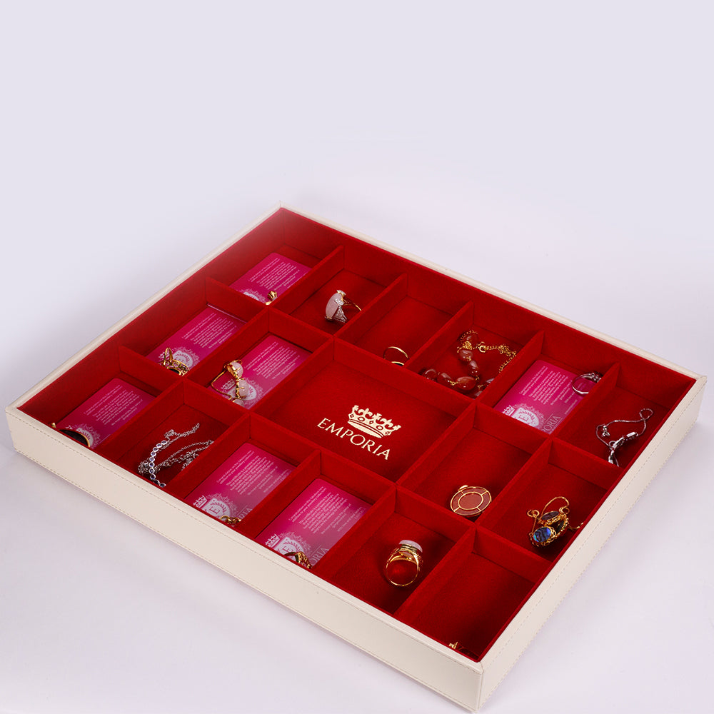 Emporia "Red Velvet Cake" Stapelbares Schmuckkästchen aus Samt mit Deckel, beige