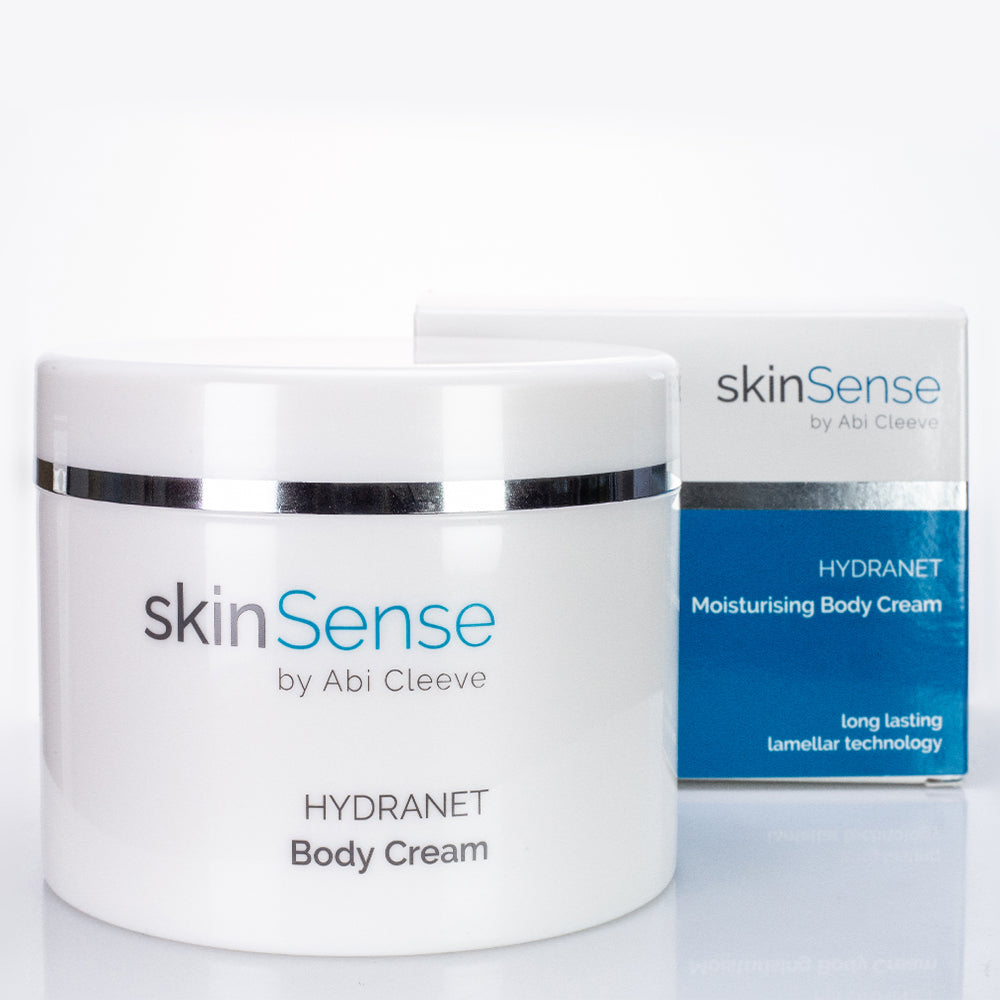 SkinSense 2 Step Body Prep & Prime Kollektion: ein Set mit SkinSense Körpercreme 400ml und Körperpeeling 200ml
