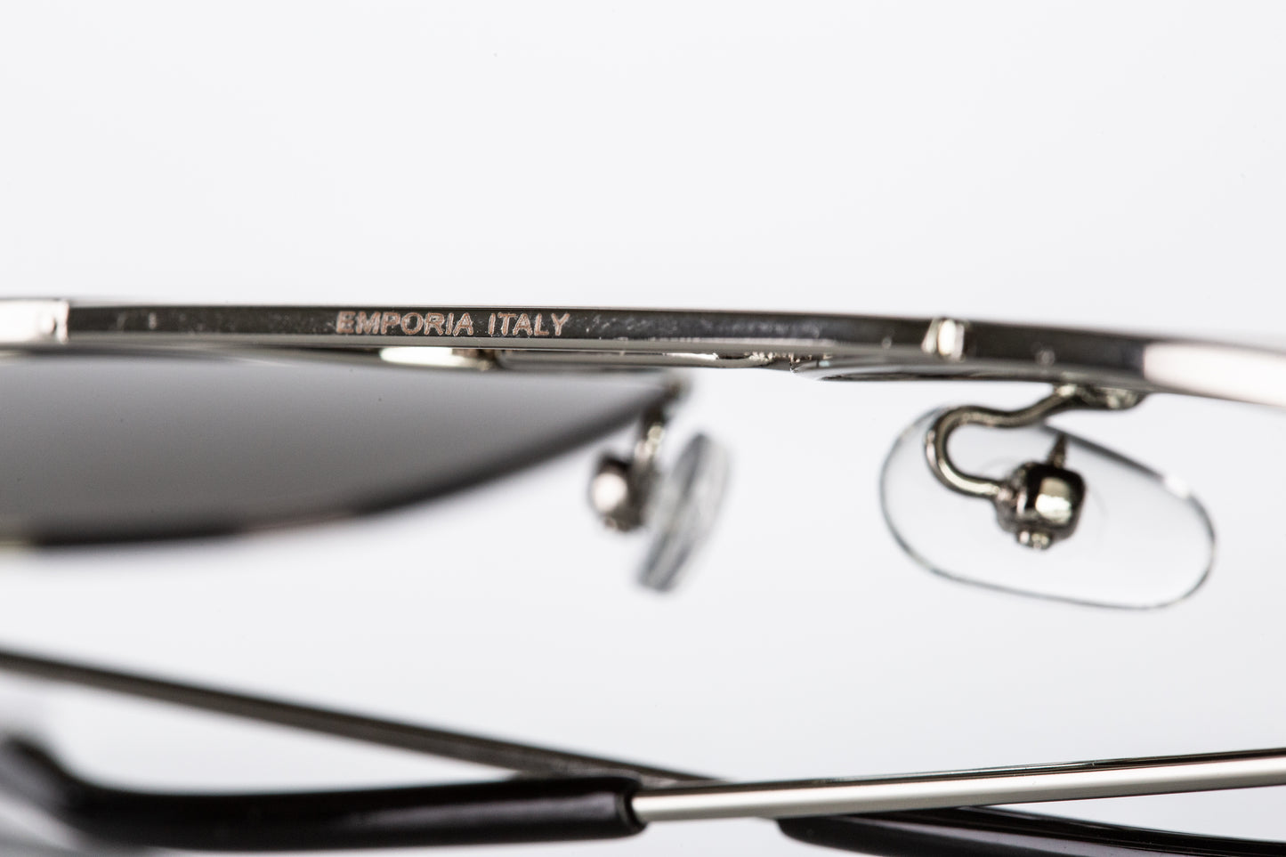 Emporia Italy - Pilot-Sonnenbrille "CHEF" polarisierte Sonnenbrille mit UV-FILTER mit Etui und Brillenputztuch, dunkelgraues Glas, silberfarbige Rahmen