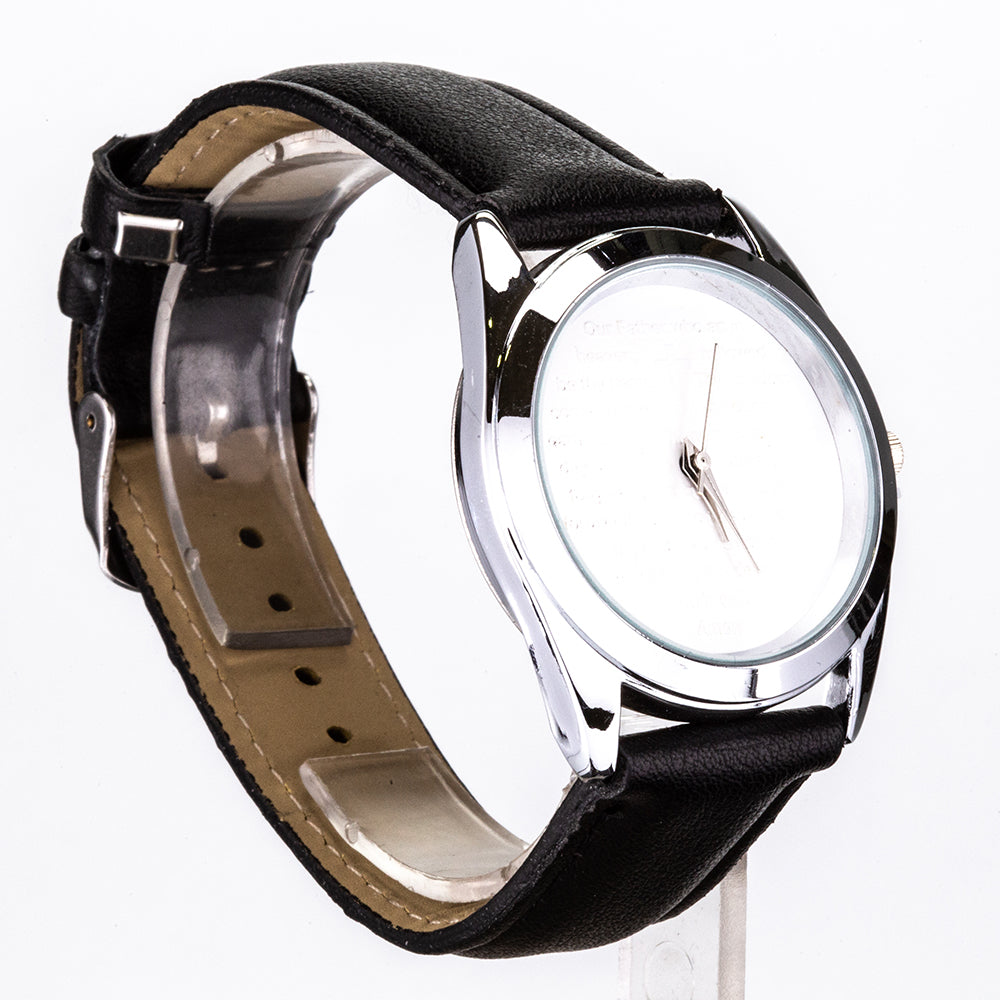 Armbanduhr mit schwarz Armband und weiß Zifferblatt mit einem Gebet