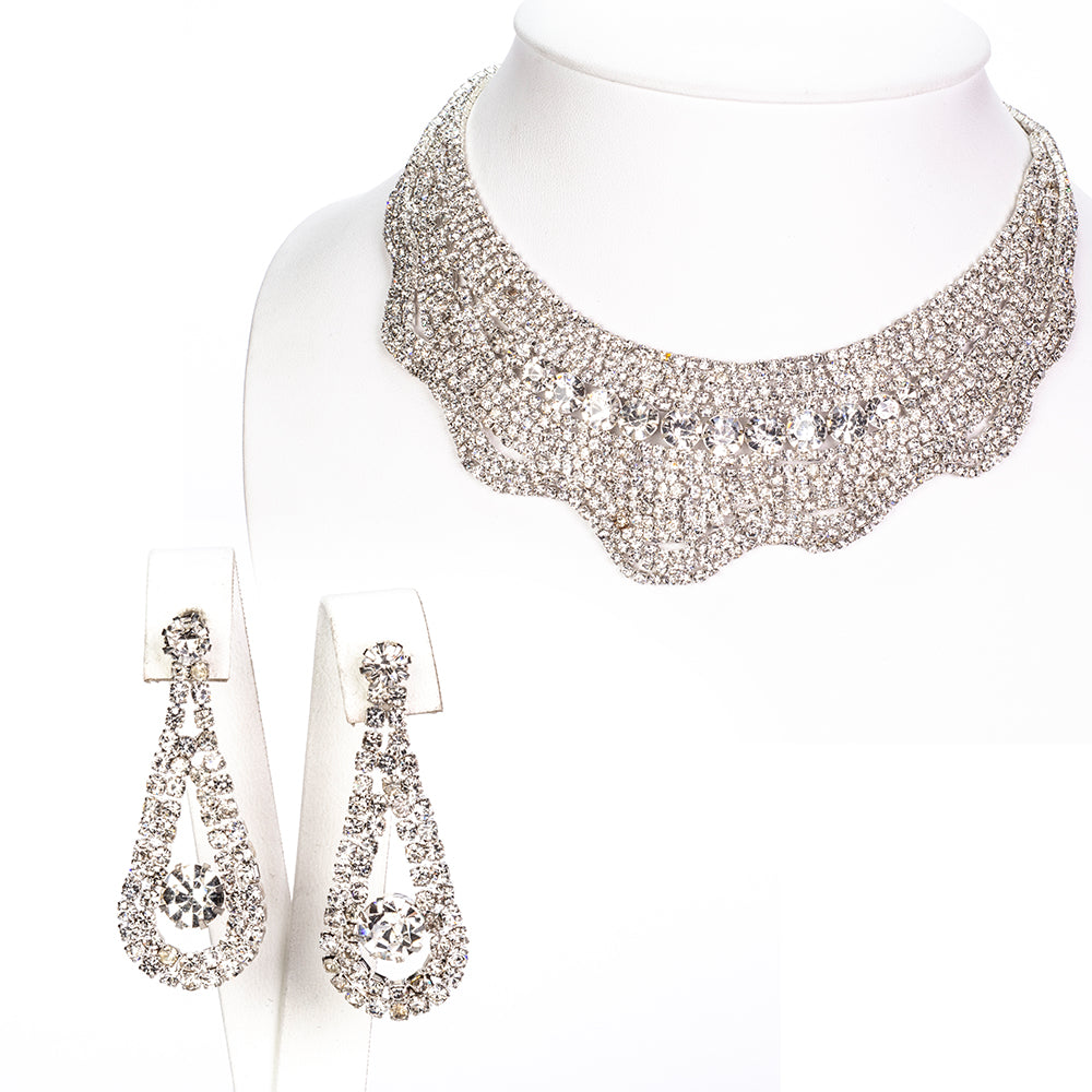 Schmuckgarnitur aus aus goldplattierter Legierung mit weißem Emporia® Kristall