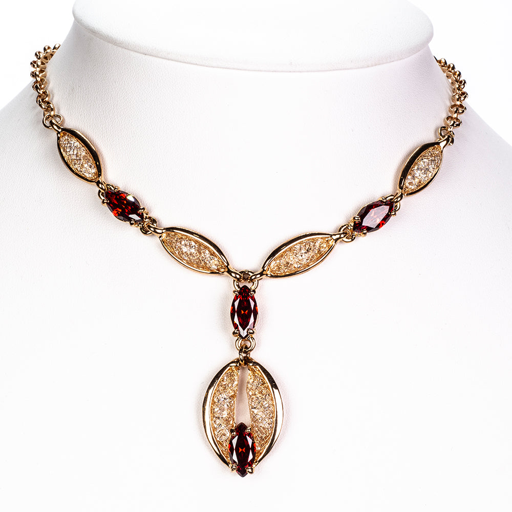 Schmuckgarnitur aus aus goldplattierter Legierung mit rotem Emporia®-Kristall 2 